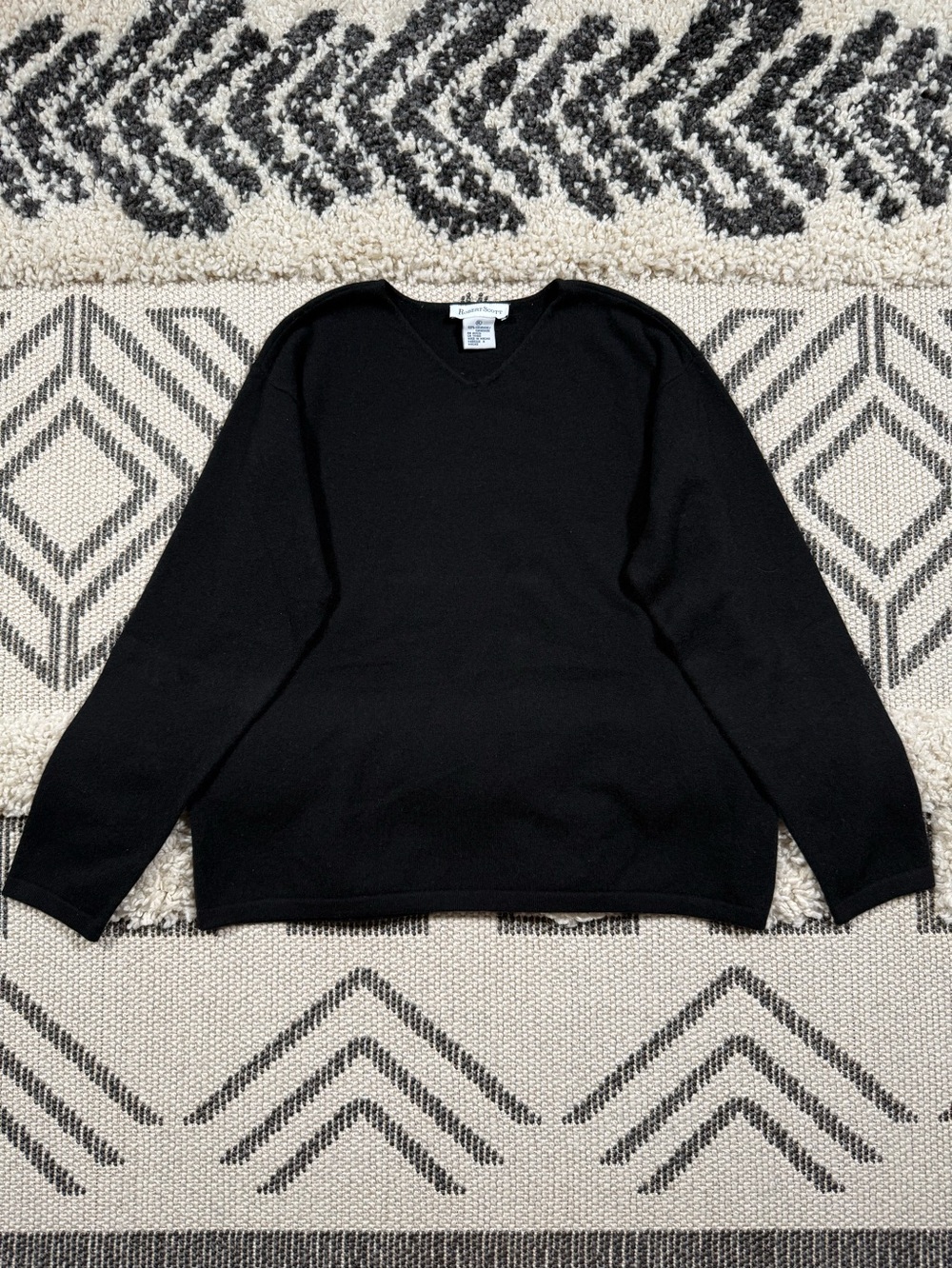 Women’s Robert Scott 100% Cashmere Black V-Neck Sweater Size XL